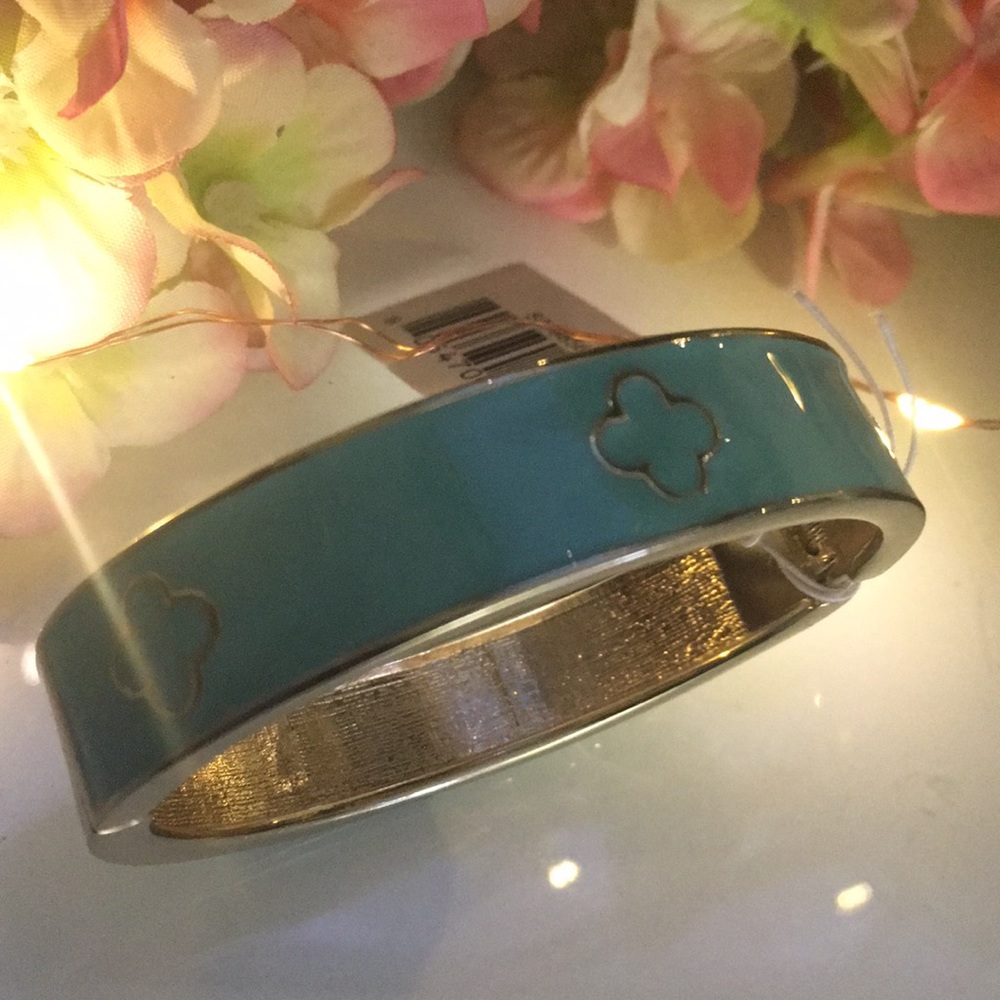Women’s Mint colored clover enamel bracelet